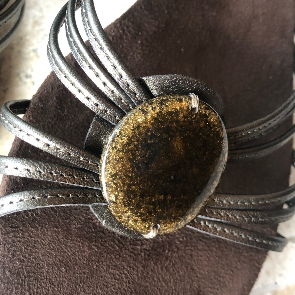 NEW Bandolino Leather Sandals with Embellishment Size 7.5 - Picture 3 of 11
